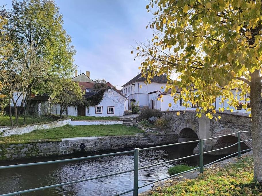 Chaloupka U Mostu Sv Jana V Centru Vodnan Vodňany Dış mekan fotoğraf